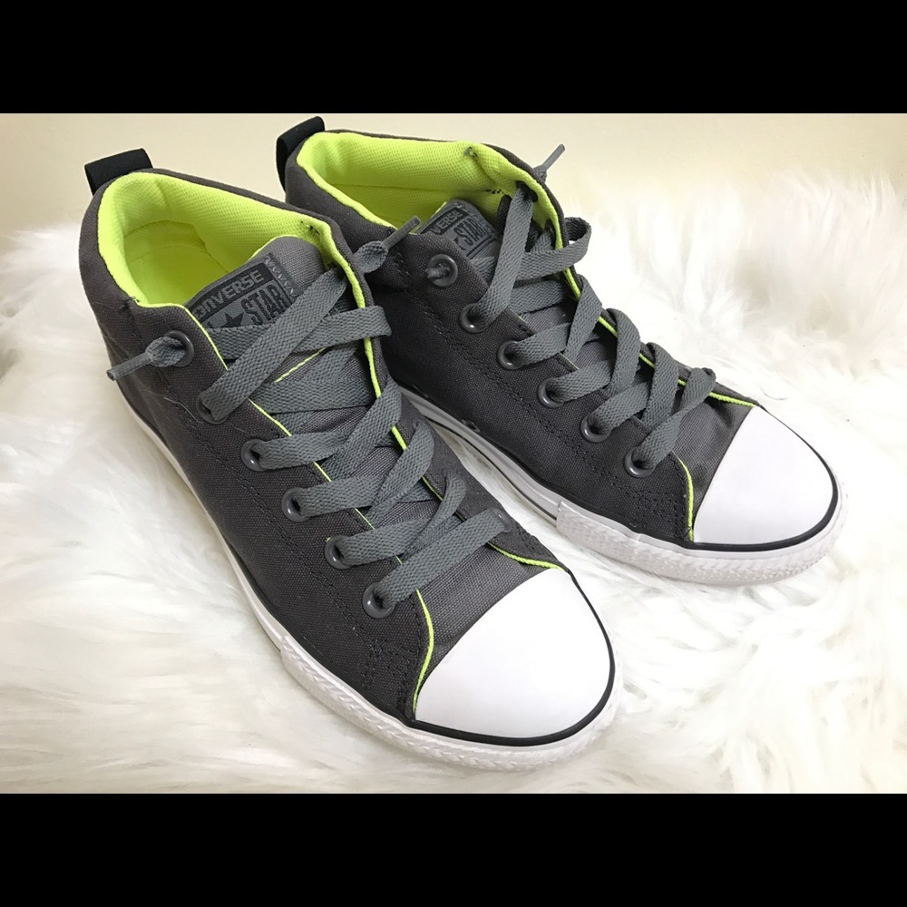 Unisex Converse Chuck Sneakers Size 5
